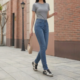 Women's High Rise Slim Tapered Jeans